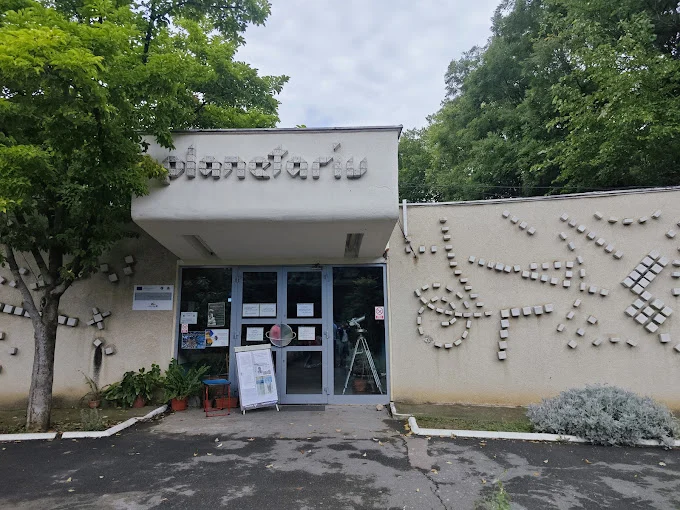 Planetariu, obiectiv turistic în apropiere de Hotel Oxford