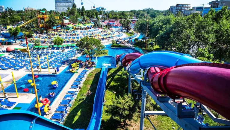 Aqua Magic, obiectiv turistic în apropiere de Hotel Oxford