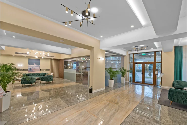 Lobby Hotel Oxford, renovat și reclasificat la 4 stele