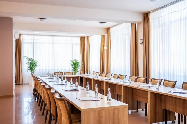 Oxford Conference Room, detaliu